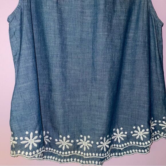 J Crew M Blouse Chambray Ruffle Collar Embroidered Sleeveless - Picture 2 of 8